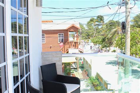 Book Barefoot Caye Caulker Hotel in Caye Caulker | Hotels.com