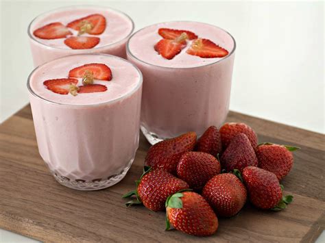 Strawberry Honeycomb Smoothie | Better for You Meals | Honeycomb ...