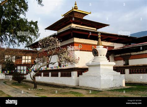 Songtsen gampo hi-res stock photography and images - Alamy