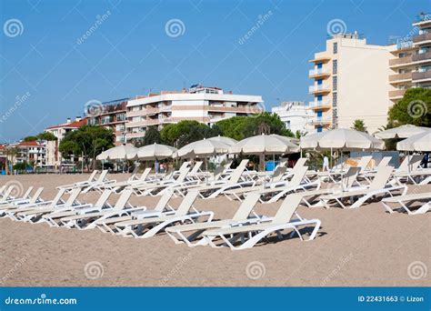 Beach Pineda DE Mar stock afbeelding. Image of spanje - 22431663