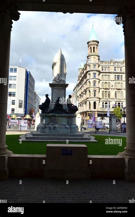 Belfast city hall Stock Photo - Alamy