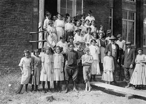 History in Photos: Lewis Hine - Mill Workers