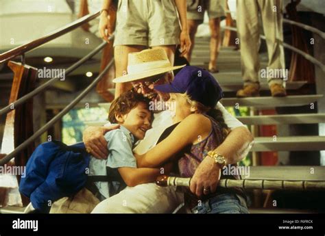 Richard attenborough jurassic park 1993 hi-res stock photography and images - Alamy