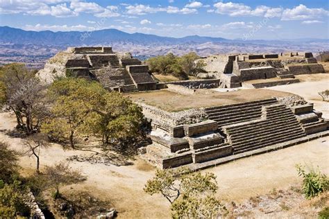 Monte Albán - las ruinas de la civilización zapoteca de oaxaca, México ...