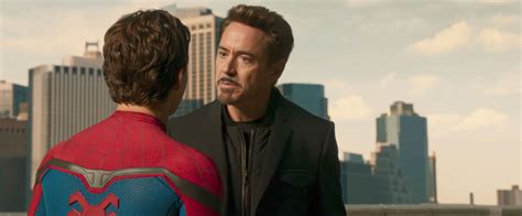 Top 10 Misleading Superhero Scenes In Trailers That Were Not In The Films