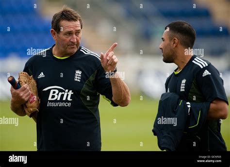 England batting coach Graham Gooch with Ravi Bopara (right) during the ...