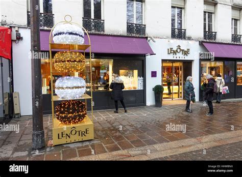 Lenotre Bastille Patisserie Paris France Stock Photo - Alamy