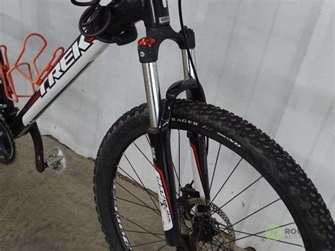 Trek 4300 Front Suspension Mountain Bike with Disc Brakes - Roller Auctions