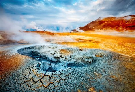 Natural Displays of Volcanic and Geothermal Energy - WorldAtlas