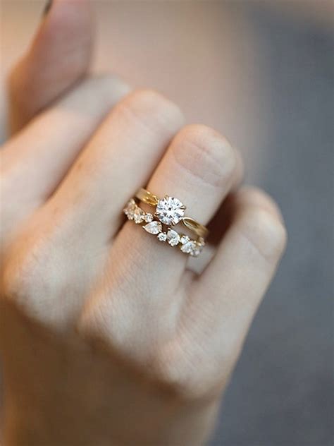 20 Vintage Engagement Rings from considerthewldflwrs | Roses & Rings