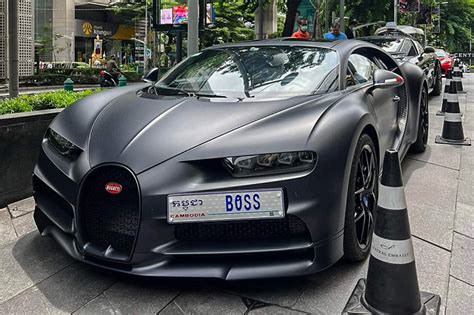 Bugatti Chiron Sport 110 Ans Edition "siêu độc" lăn bánh trên phố - 8