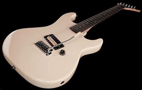 Kramer Baretta Special - vintage white Str shape electric guitar