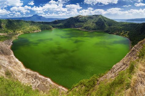 10 lagos em crateras surpreendentes pelo mundo | Taal volcano, Philippines cities, Philippines