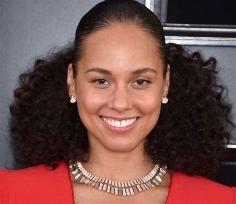 25 Stunning Alicia Keys No Makeup Photos | Fabbon