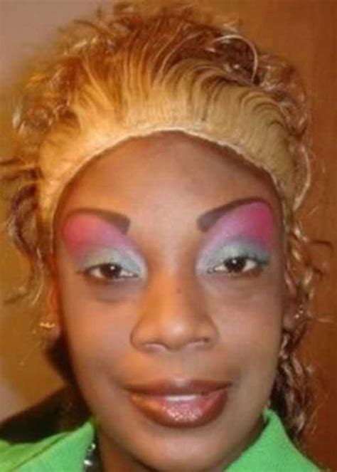 Awful Makeup Disasters (21 photos) | KLYKER.COM