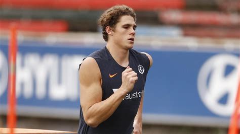 AFL 2020: Charlie Curnow knee injury, slips on tiles, basketball game, Carlton statement | Fox ...