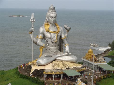 File:Lord Shiva Statue at Murdeshwara.JPG