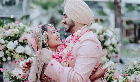 Neha Kakkar changes her name on Instagram after wedding with Rohanpreet Singh - Hindustan Times