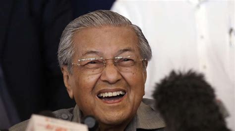 Mahathir Mohamad sworn in as Malaysia's Prime Minister; becomes world's ...