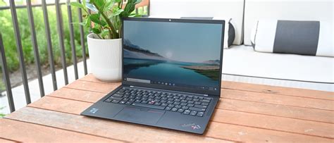 Lenovo ThinkPad X1 Carbon (Gen 9) review: Flirting with perfection ...