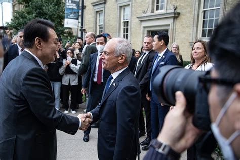 South Korean President Yoon Suk-yeol visits U of T for AI roundtable | University of Toronto