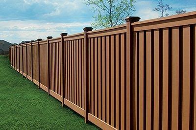 Composite Fencing: Reviews & DIY Installation Overview | Decks.com by Trex