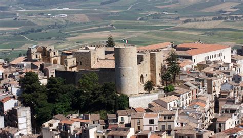 Salemi: in Sicilia, una “città di pietra” nella Valle del Belice