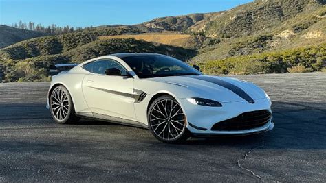 2024 Aston Martin Vantage Car