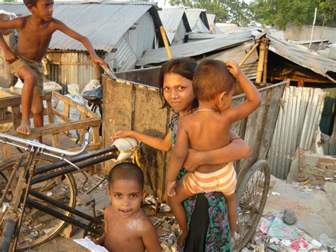 Climate Change Drives Rural-Urban Migration to Dhaka's Slums - GSDM