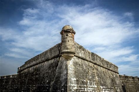 Tour Castillo de San Marcos - Oldest Fort in the U.S.