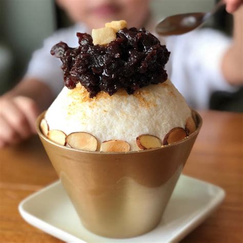 16 Fun Cafes for Korean Bingsu Desserts | Booky