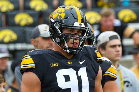 Combine Capsule: Lukas Van Ness - Sports Illustrated Iowa Hawkeyes News ...