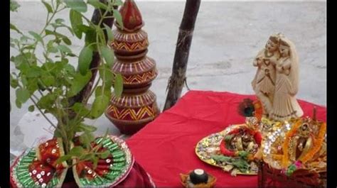 Tulsi Puja 2022 :do This Small Work At The Time Of Tulsi Puja To Get ...