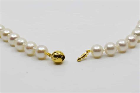 White Japanese Akoya Pearl Necklace, 8-8.5mm AA+ | Pearls.jp