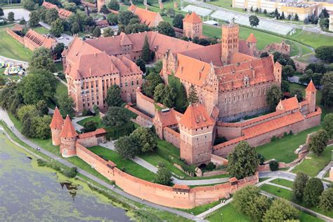 Polskie obiekty na liście UNESCO. Zabytkowe budynki i skarby natury ...