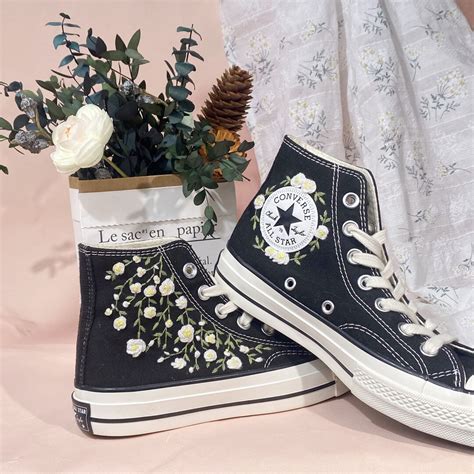 Custom Embroidered Converse High Tops/ Custom Converse Chuck Taylor 1970s Embroidered Daisy ...