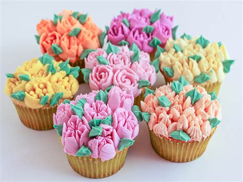 Russian Piping Tips Tutorial – How to Use Flower Piping Tips | Craftsy