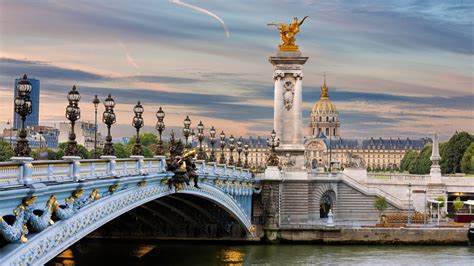 8 Prettiest Bridges In Paris - Linda On The Run