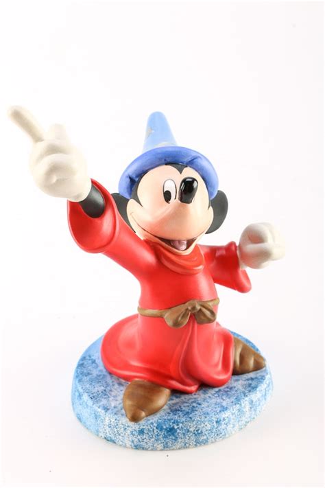 Assortment of Walt Disney Classics Collection Figurines : EBTH