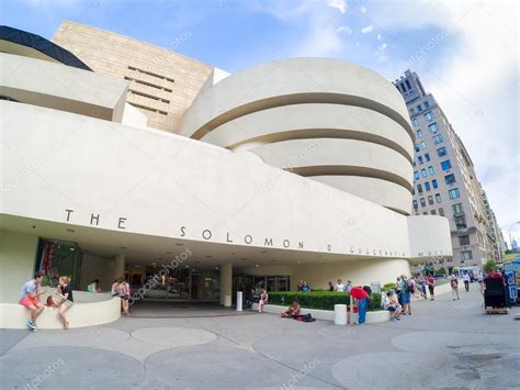 The Solomon R. Guggenheim museum in New York – Stock Editorial Photo ...