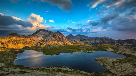 Tevno lake in Pirin national park, Bulgaria [1920x1080] : pics