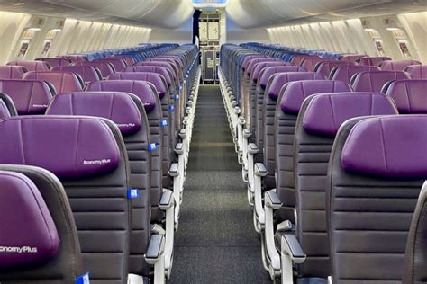 Where to sit: United’s Boeing 737 MAX 8 with the new signature interior