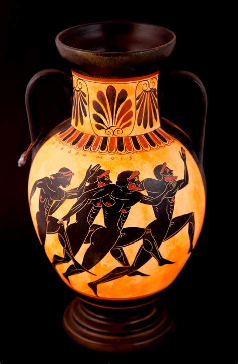 CLASSICAL GREEK POTTERY AMPHORA : THE CLASSICAL PANATHENEAN AMPH