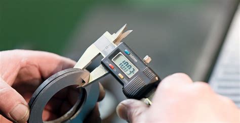 7 Best Digital Calipers UK (2021 Review) | DIY Garden™