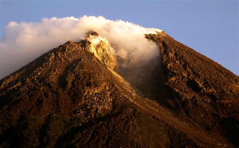 Merapi off-limits to tourists - TTR Weekly