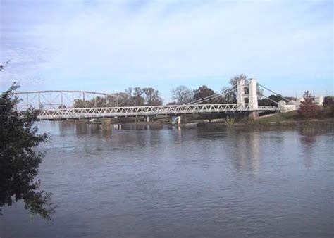 Waco Suspension Bridge (Waco, 1869) | Structurae