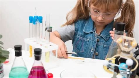 10 Best STEM Gifts For Girls — Tween Girls Belong In Science!