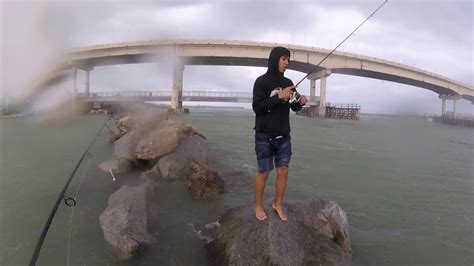 Sebastian Inlet Fishing Craziness!!!!!!!! - YouTube