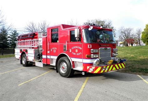 Fire Engines Photos - Engine 13 of Lexington, Ky Fire Department