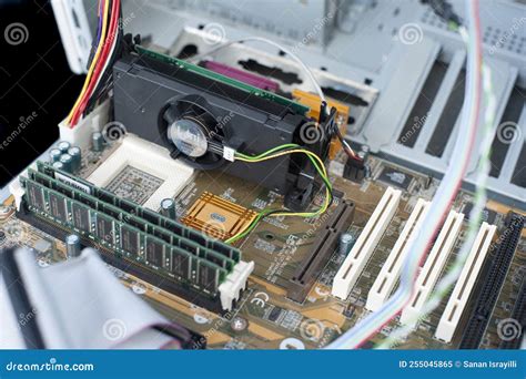 Old Pentium II Computer Hardware Stock Image - Image of slot, pentium: 255045865